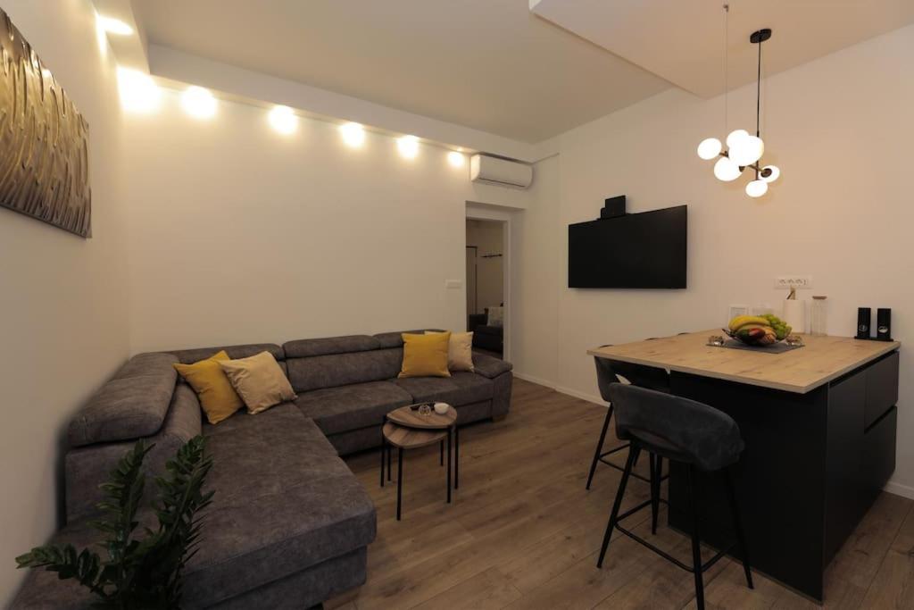 Tata Apartment Split Ngoại thất bức ảnh